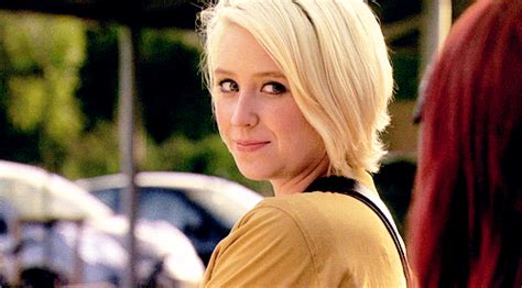 Fotos de gostosas de shortinho curto liga das novinhas. lily loveless gifs | WiffleGif