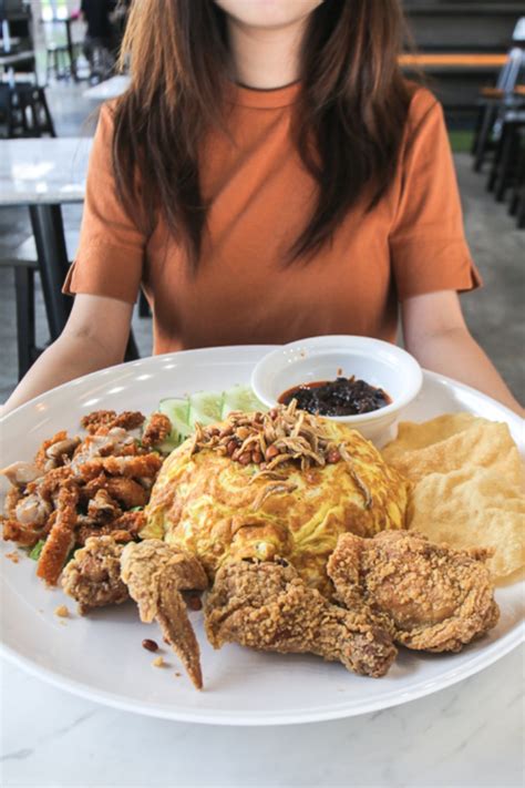 It tastes much like the conventional nasi lemak but with a little. 7 Next-Level Nasi Lemak That'll Make You Go "Alamak!"