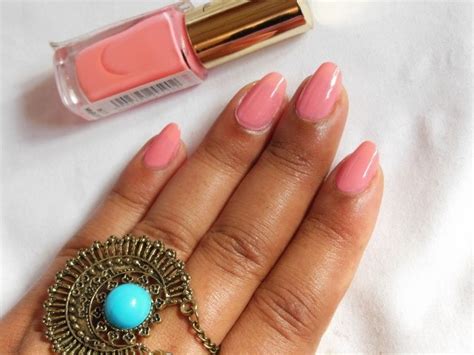 Leave the colour to dry completely, for around 2 minutes. L'Oreal Paris Color Riche Le Vernis - Ingenuous Rose ...