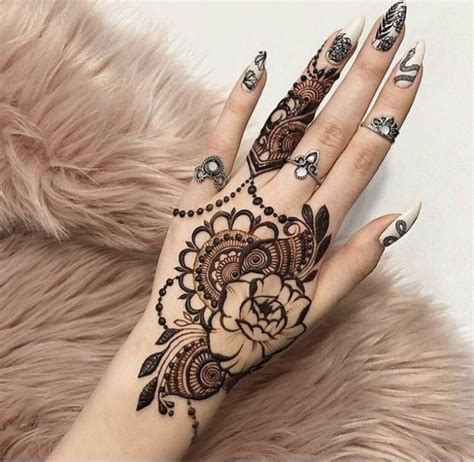 Tget some amazing henna tattoo ideas with our design guide. Experience Henna Tattoo Artist Henna / Mehndi Artists ...