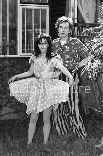 No matter what, i can choose to be thankful. Most popular tags for this image include: 1981, john lydon ...