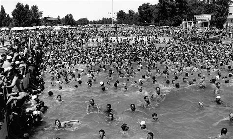 The hotel was erected on the right bank of the river. Budapest, Palatinus strand, 1942 (With images) | Budapest ...