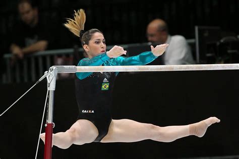 Daniele matias hypólito (santo andré, 8 de setembro de 1984) é uma ginasta brasileira que competiu em provas de ginástica artística. Em Santos (SP) para Meeting, Seleções Brasileiras de ...