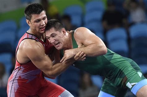 He won the bronze medal in the 84 kg division at the 2013 world wrestling championships. Lőrincz Viktor birkózó: Rióban meg akartak leckéztetni ...