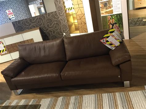 Legen sie die fusse hoch strecken sie sich aus oder nutzen sie die zusatzliche sitzgelegenheit die entscheidung fur dieses komfortable sofa mit recamiere werden. Mein Ausstellungsstück: 3-Sitzer Sofa