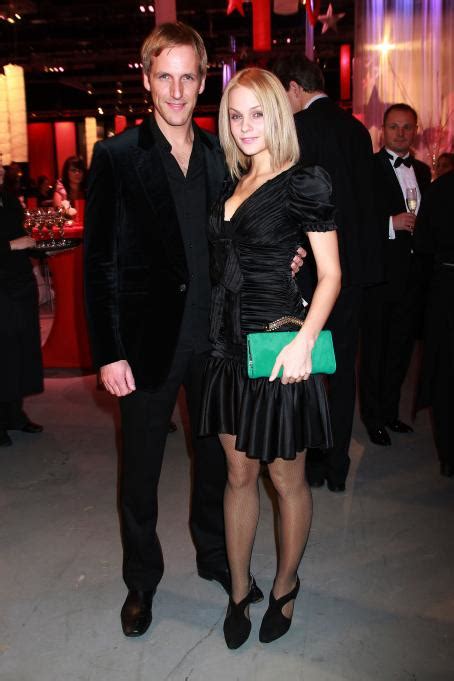 We did not find results for: Mirjam Weichselbraun - Charity Gala "Ein Herz Für Kinder ...