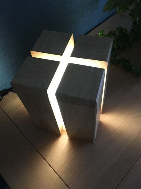 — salut c'est cool, leo hoffsaes. Lampe cube par Mike0411 sur L'Air du Bois