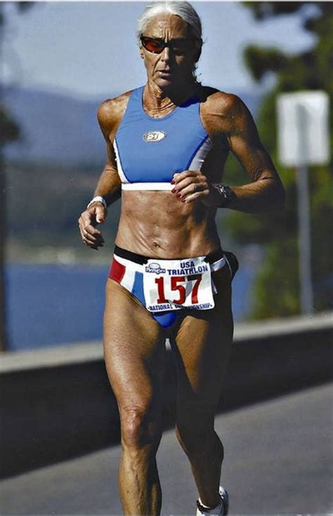 Onder gear en technologie vind je alles wat je nodig hebt tijdens het trainen voor een triathlon en. Pin by John Hunter on Move it! | 70 year old women, Old ...