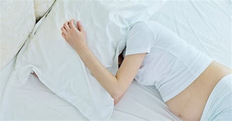 Sleep Problems During Pregnancy: Remedies And Safe ...