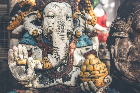 Today by popular request, i'm gonna teach you how to put your leg behind your head. "Can You Put Your Legs Behind Your Head?" | Drama at the Shala