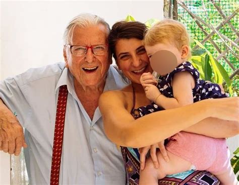 «ο κώστας βουτσάς μού είχε κατονομάσει έναν από τους καταγγελλόμενους πριν πολλά χρόνια». Κώστας Βουτσάς: Συγκινεί η κόρη του Νικολέτα με το αντίο ...