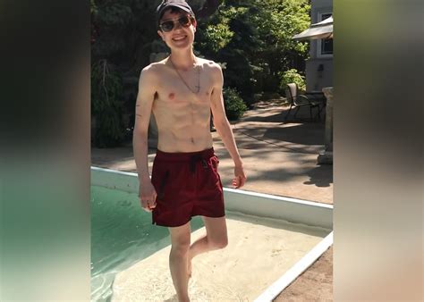 Elliot page (formerly ellen page; Elliot Page shares shirtless photo and people can't get enough