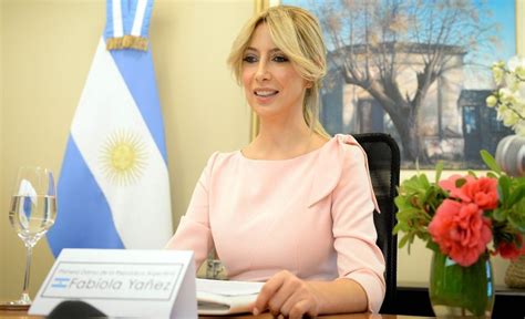 Fabiola yañez y juan cabandié repasaron planes para paliar los daños causados por los incendios la primera dama recibió al ministros de ambiente. Fabiola participó de la 5° edición del programa sobre ...