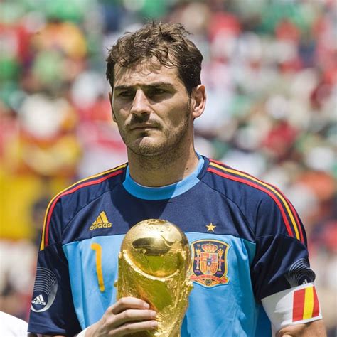 Iker casillas ist ein ehemaliger fußballspieler aus испания, (* 20 мая 1981 г. Iker Casillas named UNWTO Ambassador for Responsible Tourism