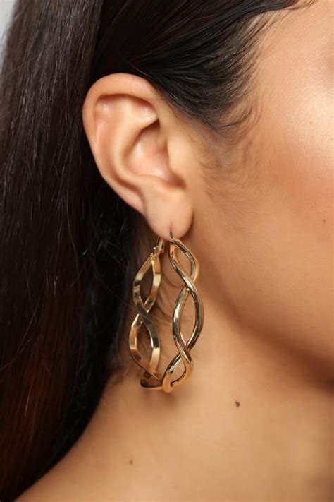 Spiraling Out Of Control Hoop Earrings - Gold | Hoop earrings gold, Earrings, Gold earrings