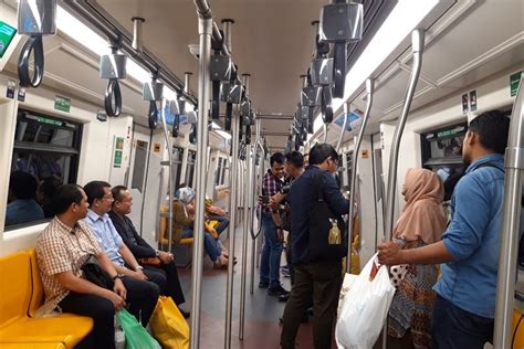 Cocok digunakan sebagai antena indoor karena bentuknya yang tipis dan dapat. Cara Naik Skytrain di Bandara Soekarno Hatta Halaman all ...