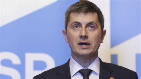 Starea de alertă ar putea fi prelungită acolo unde se justifică, dar la nivel liderul usr, dan barna, a anunţat, miercuri, că deputaţii au votat pentru înfiinţarea direcţiei pentru investigarea. Preşedintele USR Dan Barna - invitat la Forumul anual CEPA ...