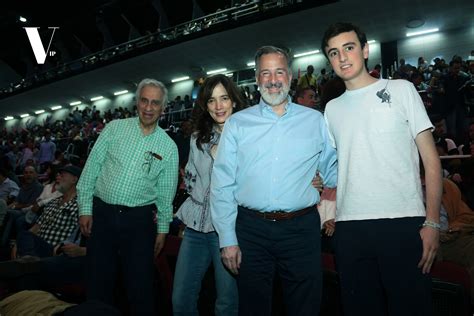 Mikel tiene un hijo al que. Cierre de temporada del Jai Alai | Clase