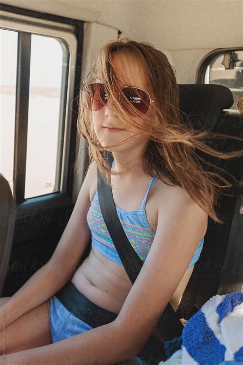 Sweet young models custom sets (pages: young teen in car at the beach por Gillian Vann - Window ...