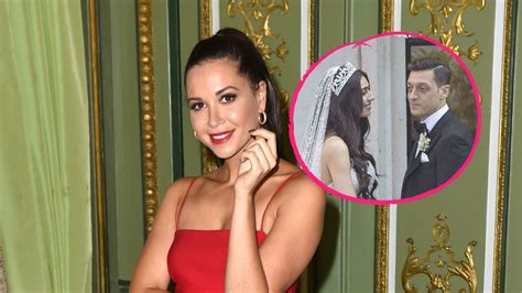 Almanya'nın en ünlü şarkıcıları arasında yer alan mandy capristo'nun şöhreti, mesut özil'le aşk yaşamaya başladıktan sonra dünyaya yayıldı. Hochzeit von Ex Mesut Özil: Das sagt Mandy Capristo dazu! | Promiflash.de