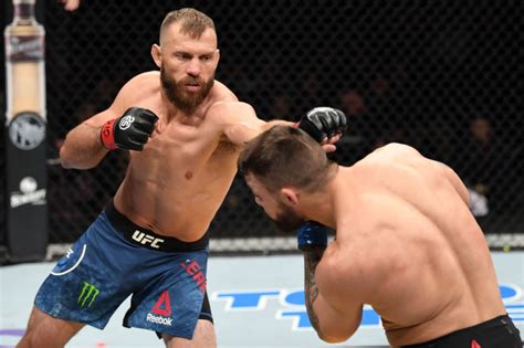 Donald Cerrone vs. Alexander Hernández acordada para el ...