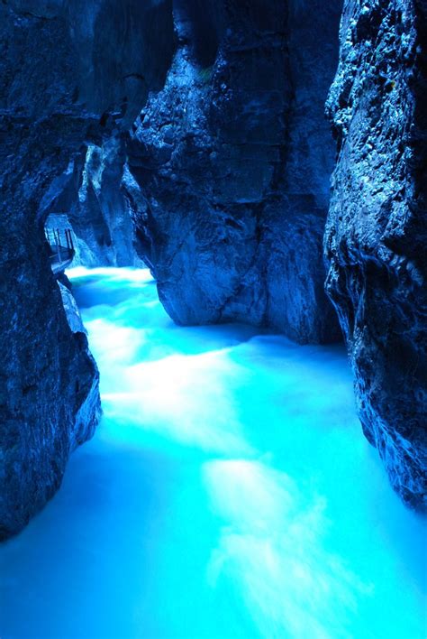 This is partnachklamm garmisch partenkirchen by pipolino pipo on vimeo, the home for high quality videos and the people who love them. Partnachklamm in Garmisch-Partenkirchen Foto & Bild ...