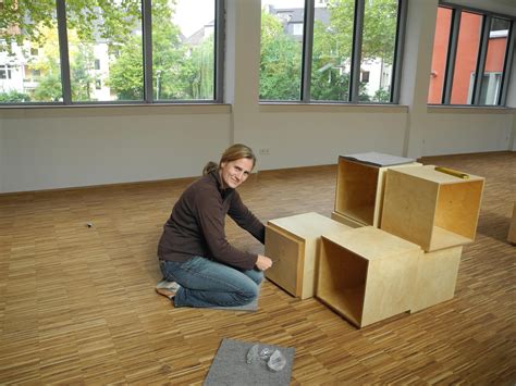 Finanzielle verhältnisse sind ausdruck von gleichberechtigung und gerechtigkeit. Kunstprojekt von Dorothee Bielfeld bei der GLS-Bank - Bochum