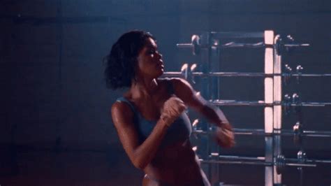 Taylor took to instagram to announce the news of her new dance workout videos, appropriately named fade 2 fit. Teyana Taylor Is Body Goals in Kanye West's 'Fade' Video: GIFs