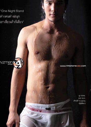 ต๊อบ ชัยวัฒน์ พาครอบครัวย้ายประเทศชั่วคราว เผยวินาทีตัดสินใจ เห็นคนติดเชื้อทะลุ 5 พัน กดจองตั๋วบินไปอเมริกา ได้ฉีดวัคซีน. ต๊อบ ชัยวัฒน์