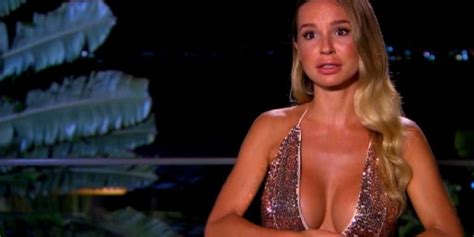 Dabei sucht sie aber noch nach ihrem ken? Die Bachelorette Adela Smajic trägt in Thailand keinen BH