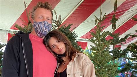 Sa carrière et sa médiatisation ont explosé lors de la sortie du clip. Emily Ratajkowski überrascht mit neuer Babybauch-Aufnahme ...