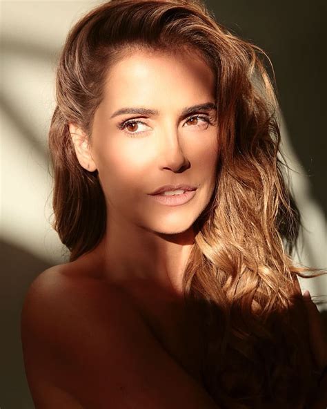 At the age of 8 she made her tv debut in advertising; Deborah Secco arrasa em clique sexy de Fernando Torquatto ...