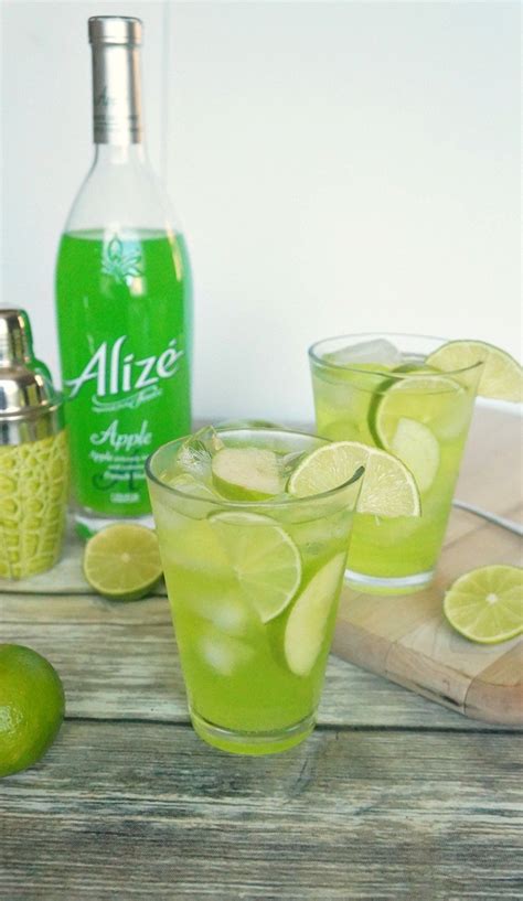 Read along for how to manage and use the new universal apple gift cards. Sweet Sparkling Apple Fizz Cocktail Recipe Made With Alize ...