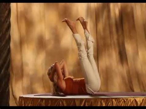 Renowned and innovative flow yoga teacher shiva rea leads this introductory practice, filmed amid. Shiva Rea AM Energy 1 - Yoga Flow - YouTube
