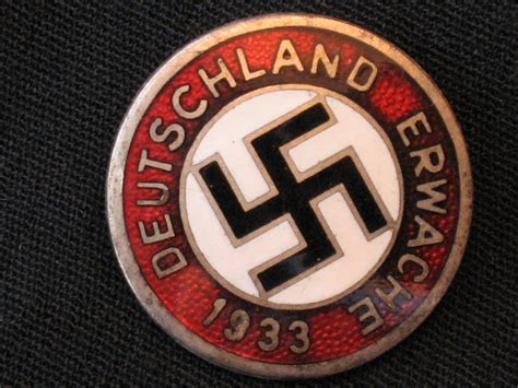 Scott heres the 1933 ah pin (its got a small chip in the center of the swaz). 1933 Adolf Hitler & Deutschland Erwache Pins - Germany ...