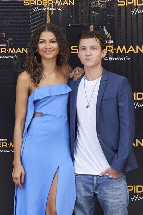 Far from home surprised guests at disneyland! Tom Holland e Zendaya, de Homem-Aranha: De Volta ao Lar ...