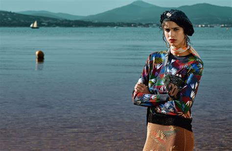 Untuk rakyat malaysia, anda tidak perlu bersusah ke luar negara untuk menikmati pelayaran mewah kerana. Mica Arganaraz Stars in Chanel Cruise 2017 Campaign