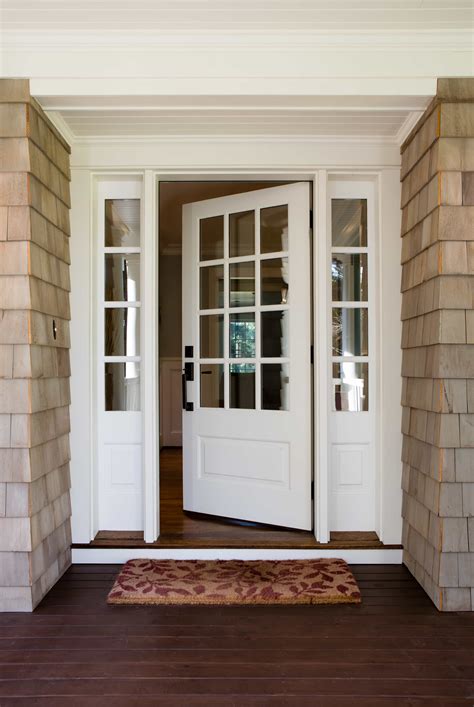 Wood front entry doors from simpson door company are built to last, are incredibly energy efficient, and offer many ways to design your perfect door. Give Your Home a Facelift With Simpson Wood Entry Doors ...