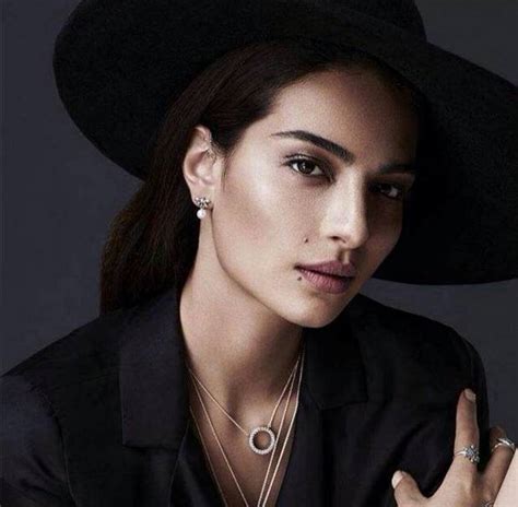 Bu sayfa kara sevda dizisi ile ilgili yazılmış melisa aslı pamuk 'kara sevda'ya hangi rolle dahil oluyor? Melisa Aslı Pamuk fotka