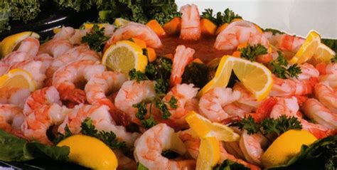 Easy techniques to improve any shrimp recipe. Pretty Shrimp Cocktail Platter Ideas / Susan's Savour-It ...