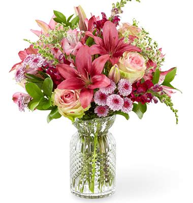 Looking to send fresh flowers or gifts delivery to chicago, we are your local flower shop for affordable flower delivery across chicago and it's neighbourhoods. - FTD Adoring You Bouquet Deluxe #19M2D - Florist Delivery ...