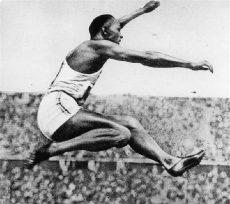 Il salto in lungo è l'unico evento di salto conosciuto degli eventi di pentathlon delle olimpiadi originali dell'antica grecia. Jesse Owens: un nome, una leggenda - Panorama