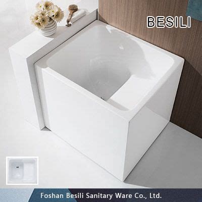 500 x 500 jpeg 31 кб. Very small bathtubs with seat | Small bathtub, Soaking tub ...