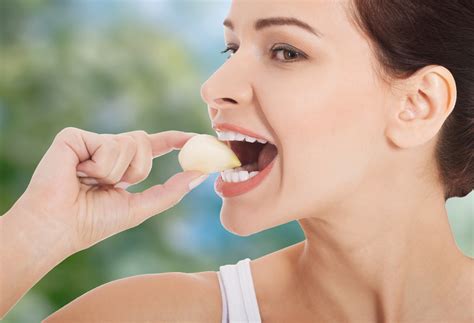 Berdasarkan penelitian dari american dental association (ada) yang melibatkan beberapa responden, 87. Cara Menggunakan Bawang Putih sebagai Obat Sakit Gigi