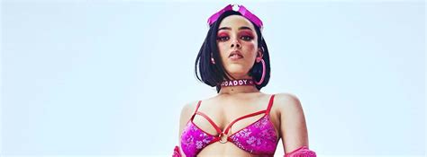 Never one to shy away from her inner eccentricities, doja's unapologetic and occasionally. Doja Cat Biography | Career, Net Worth, Relationships ...