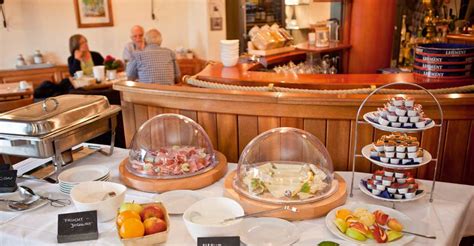 Ideally suited for romance, relaxation, and wildlife. Restaurant Captains Inn in Rechlin
