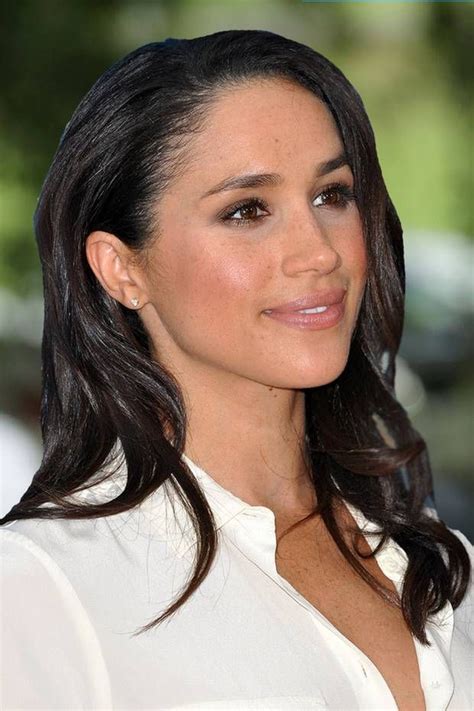 Mr lubomirski's pictures follow the official royal engagement photograph tradition of being made up of both a formal and casual image. Meghan Markle - Steckbrief, News, Bilder | Prinz harry ...
