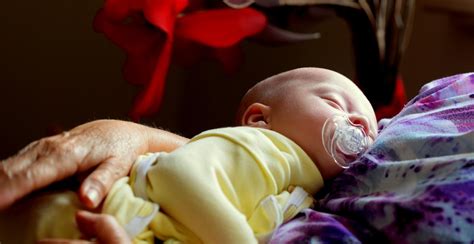 Berikut ini adalah beberapa cara mengobati batuk bayi lebih dari 1 tahun. Cara Mengeluarkan Dahak pada Bayi yang Batuk Pilek