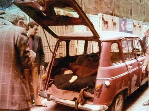 Cerimonia per il 43/o anniversario del rapimento e dell'uccisione della scorta (ansa). Aldo Moro, 40 anni fa la telefonata: "andate in via Caetani"