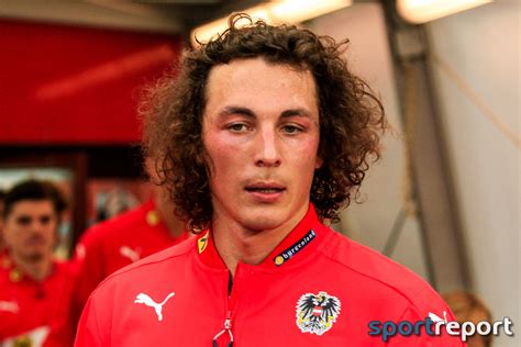 Julian jakob baumgartlinger is an austrian professional footballer who plays as a midfielder for bayer leverkusen2 and the captains the austria national team. Video: Julian Baumgartlinger trifft für Bayer Leverkusen ...